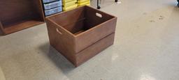 BOXES WOOD WITH HANDLES 20 X 23 X 14 LOT OF 4