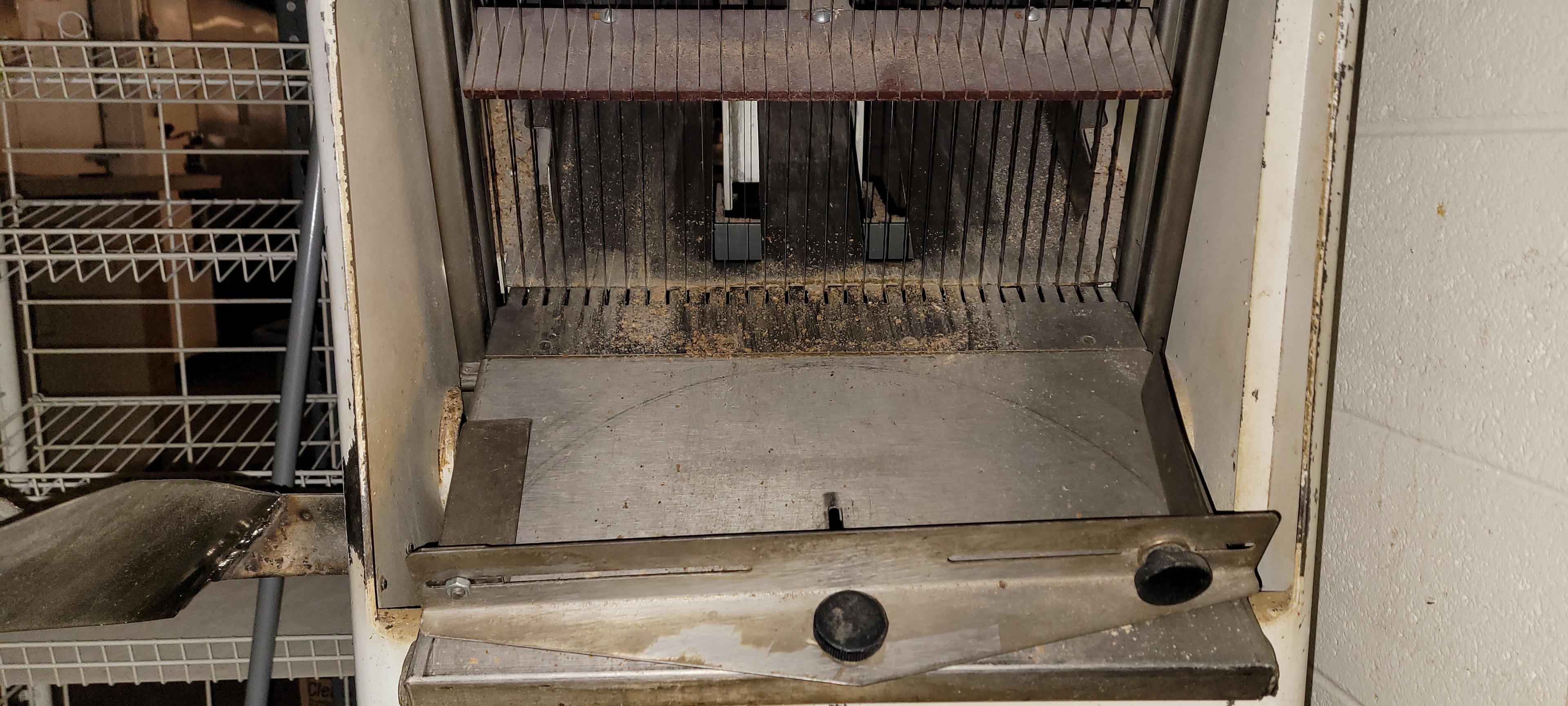 BREAD SLICER FLOORSTANDING