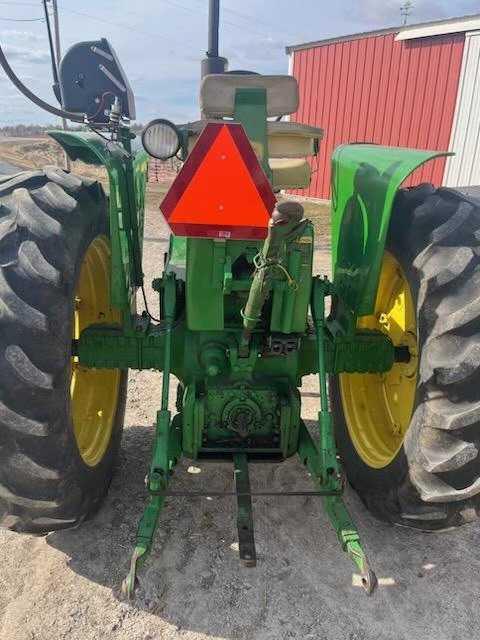 John Deere 3010