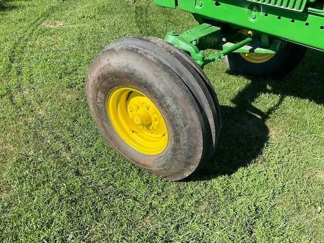 John Deere 4430