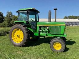 John Deere 4430