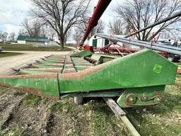 John Deere 843 Corn Head