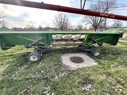 John Deere 843 Corn Head