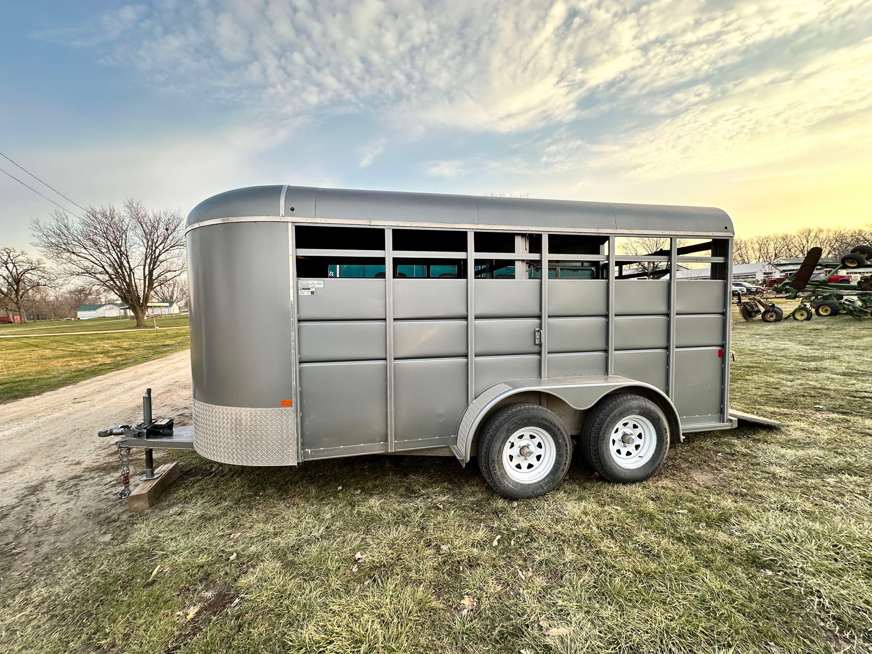 2018 S&S Dura-Line Livestock trailer