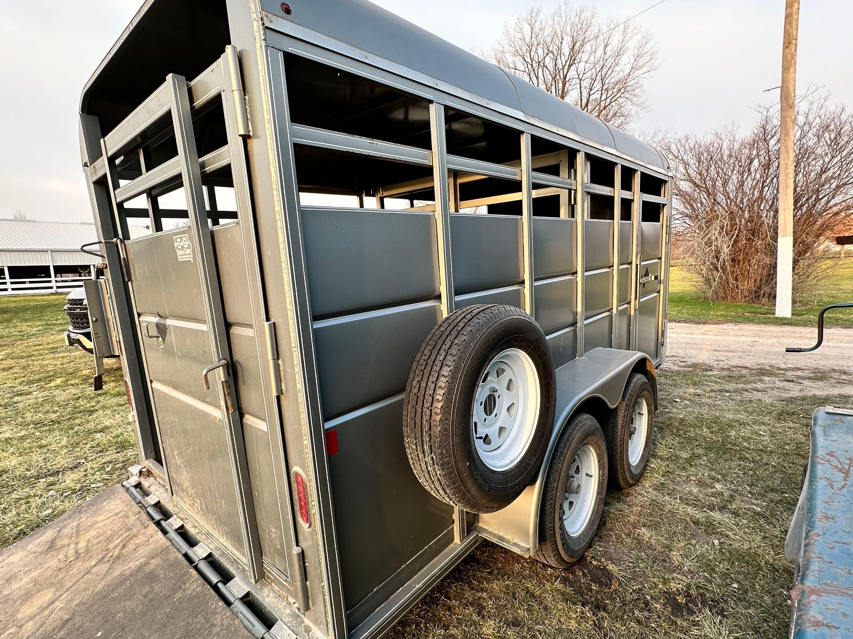 2018 S&S Dura-Line Livestock trailer