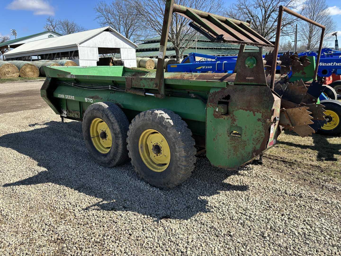 JD 570 manure spreader