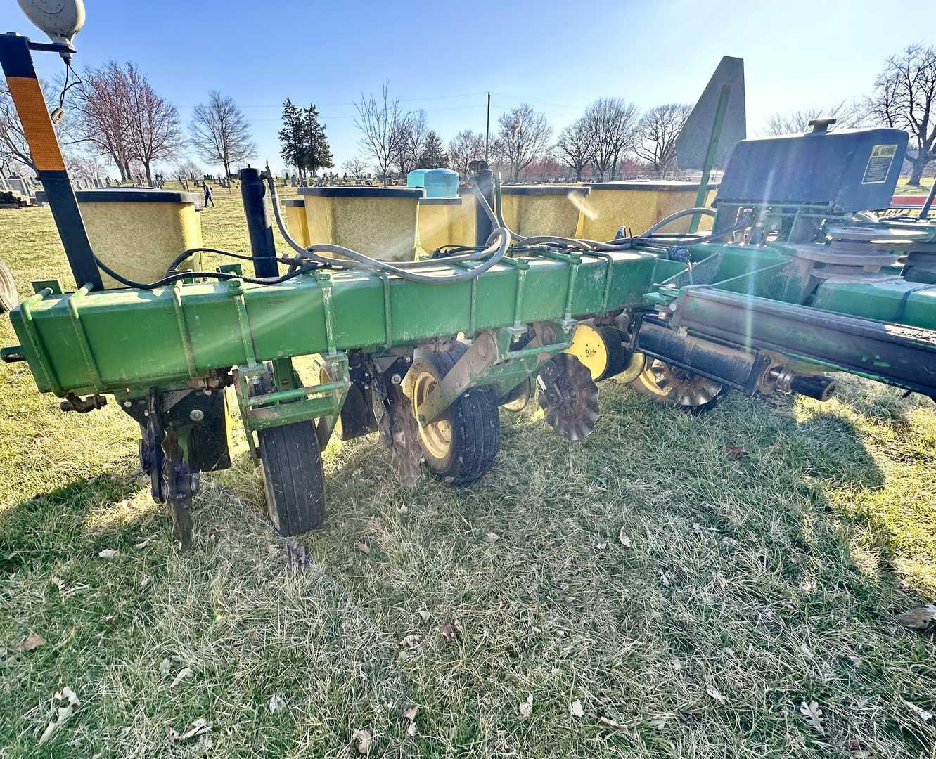 John Deere 7000 12R planter