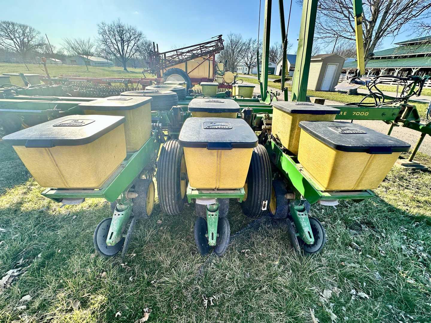 John Deere 7000 12R planter