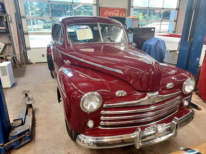 1946 Ford Super Deluxe