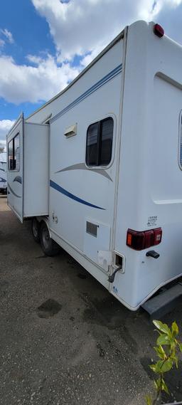 2004 Kustom Koach Travelaire KW248 5th wheel