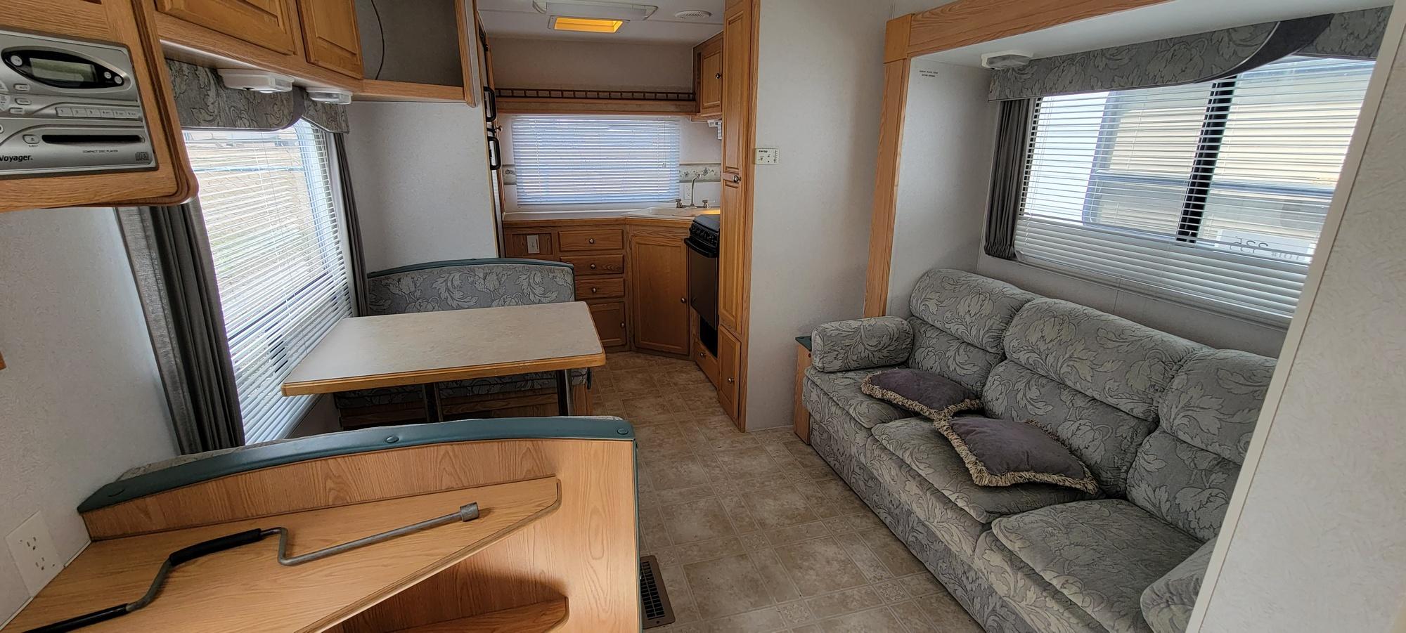 2004 Kustom Koach Travelaire KW248 5th wheel