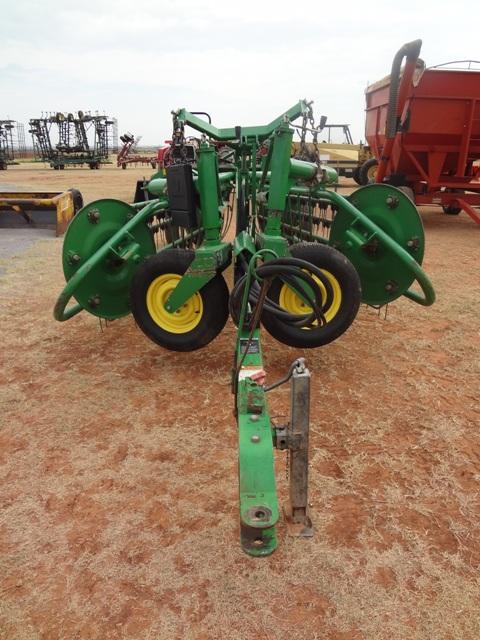 John Deere 705 Hydraulic Hay Rake