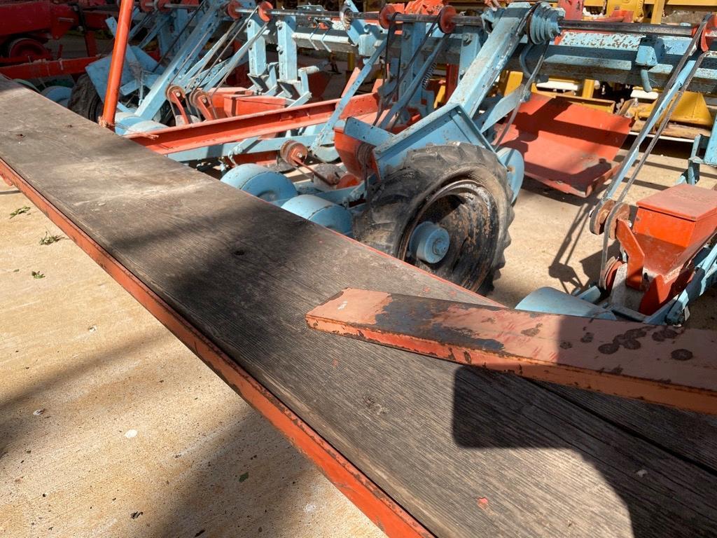 4 row Head Planter