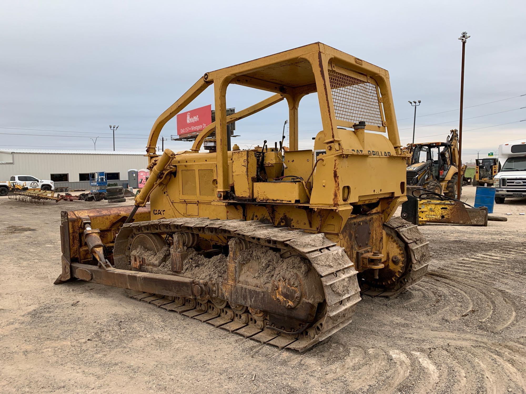 1972 Caterpillar D6C Crawler Dozer