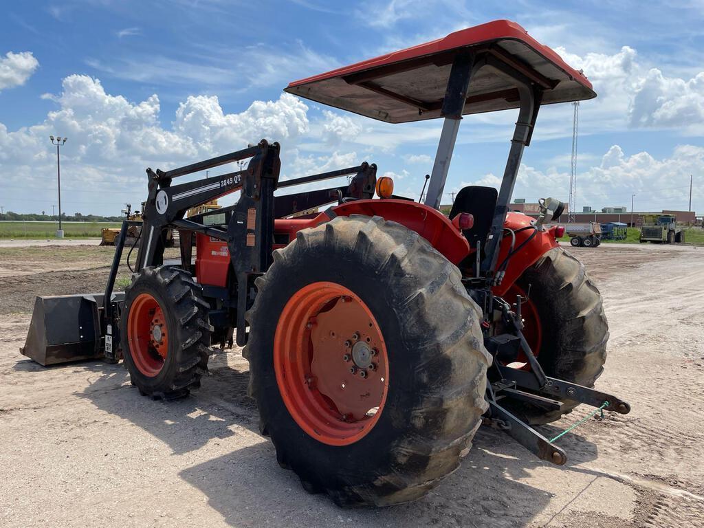 Kubota M7030SU Farm Tractor