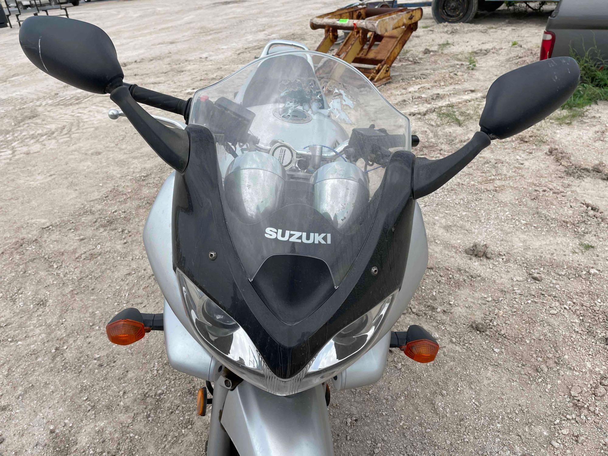 2001 Suzuki Bandit 1200S Motorcycle.