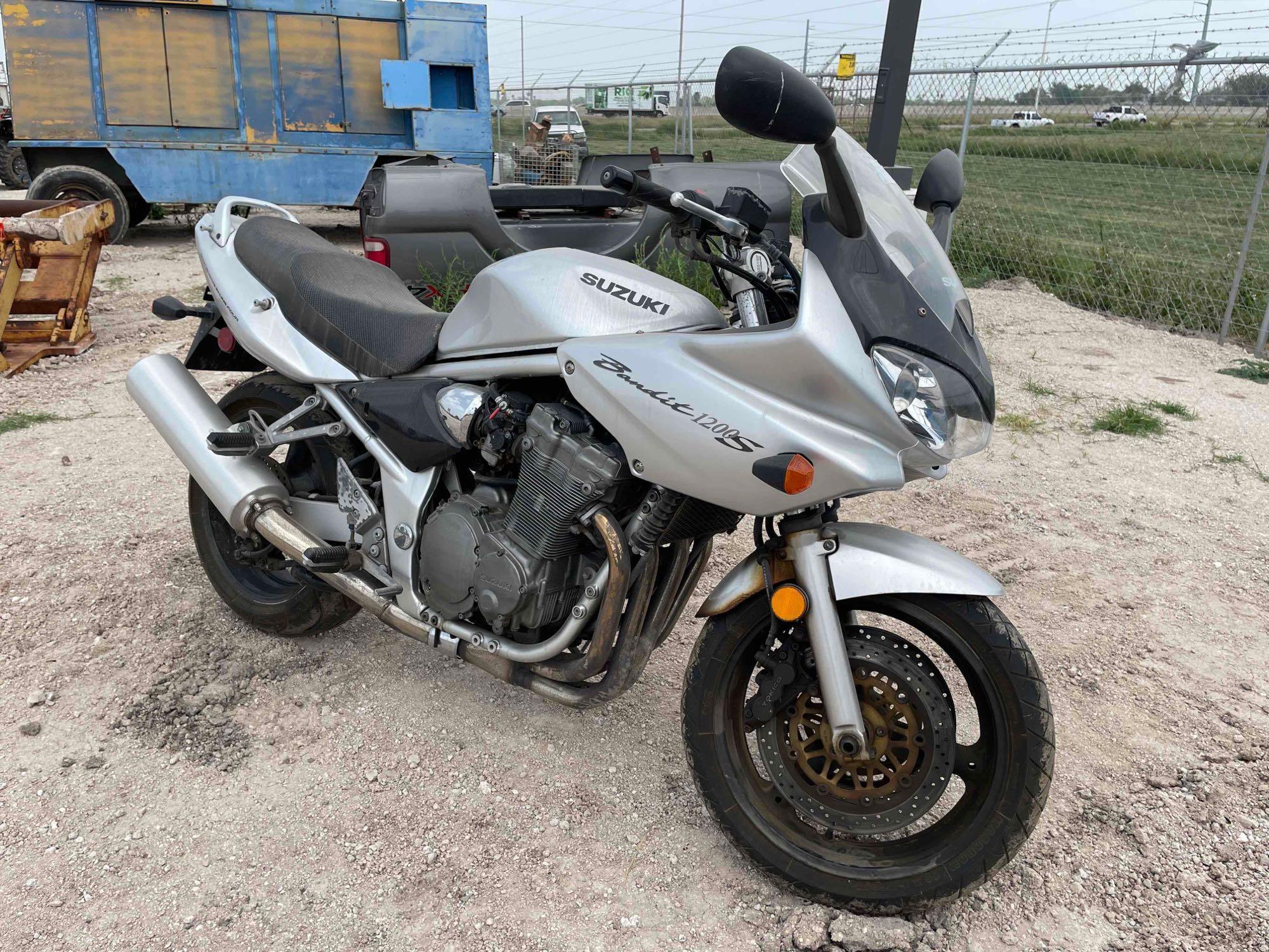 2001 Suzuki Bandit 1200S Motorcycle.