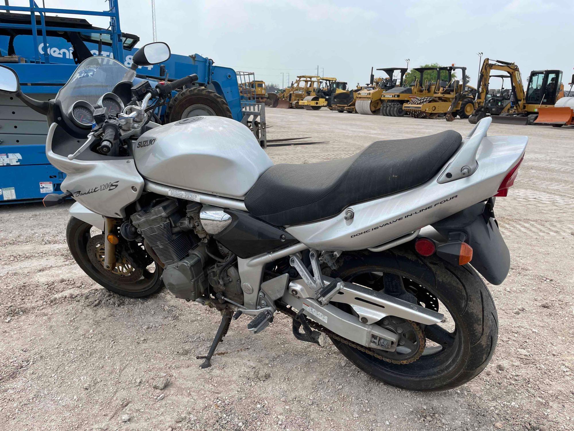 2001 Suzuki Bandit 1200S Motorcycle.