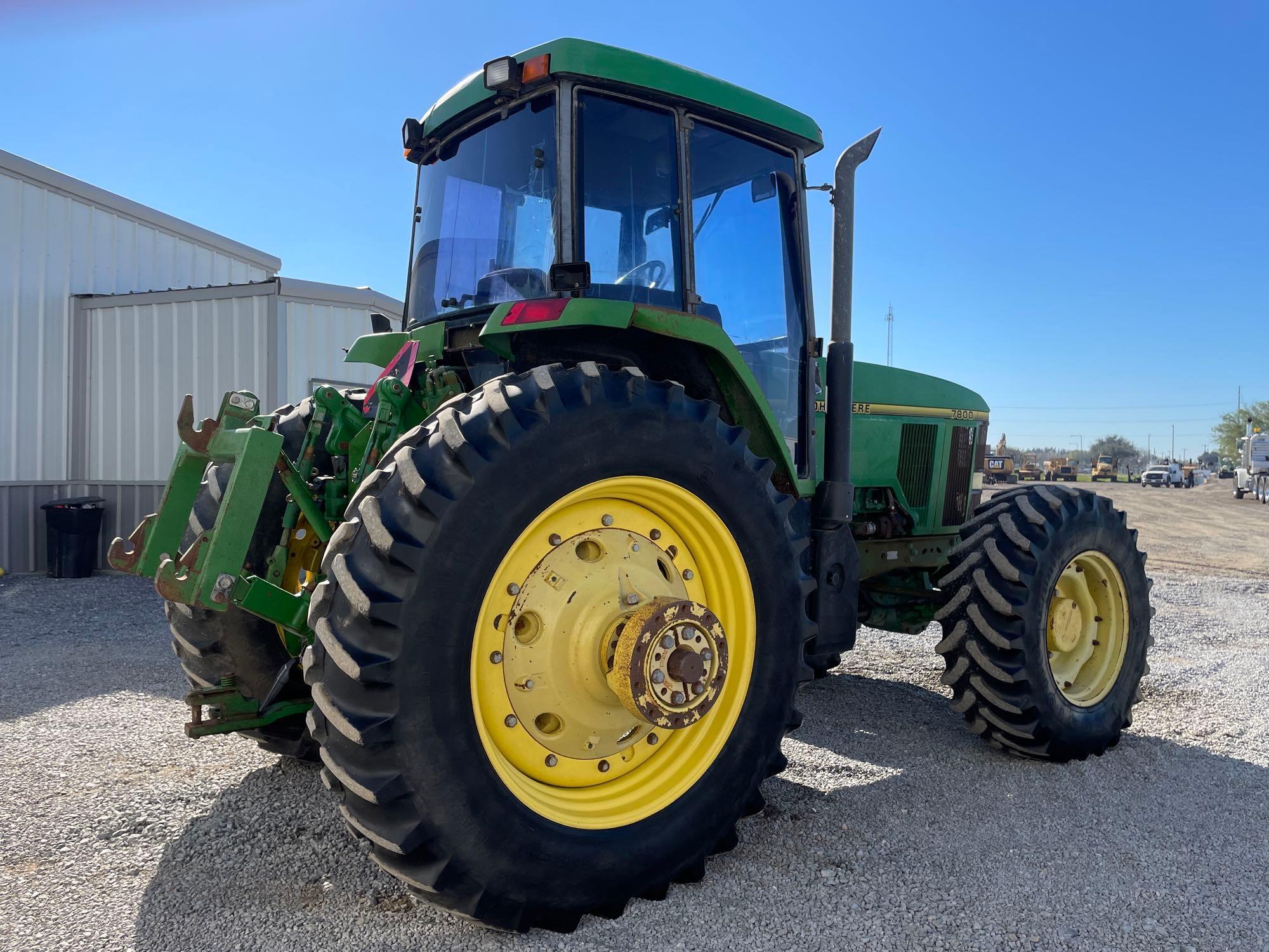 John Deere 7800 Farm Tractor