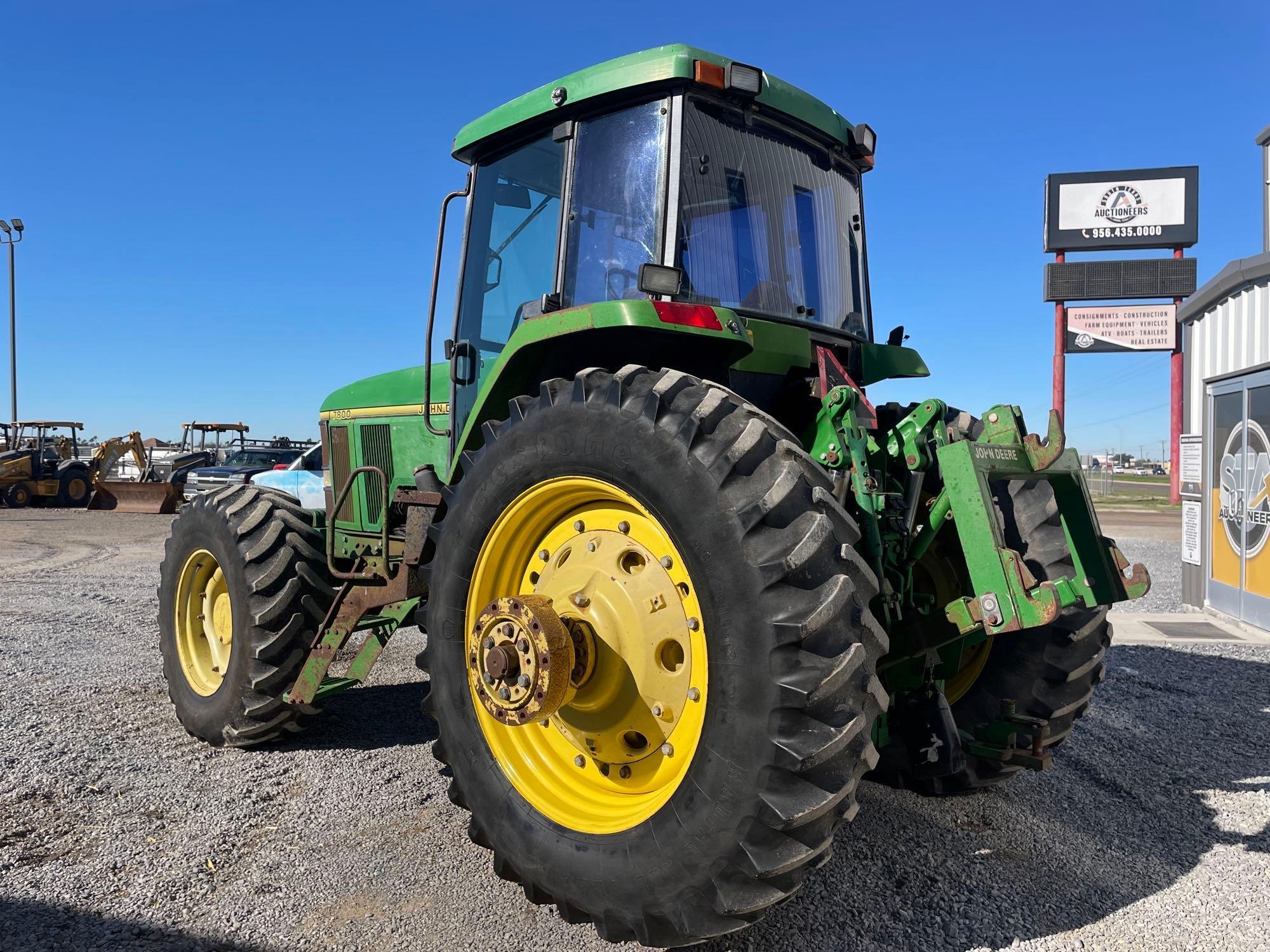 John Deere 7800 Farm Tractor
