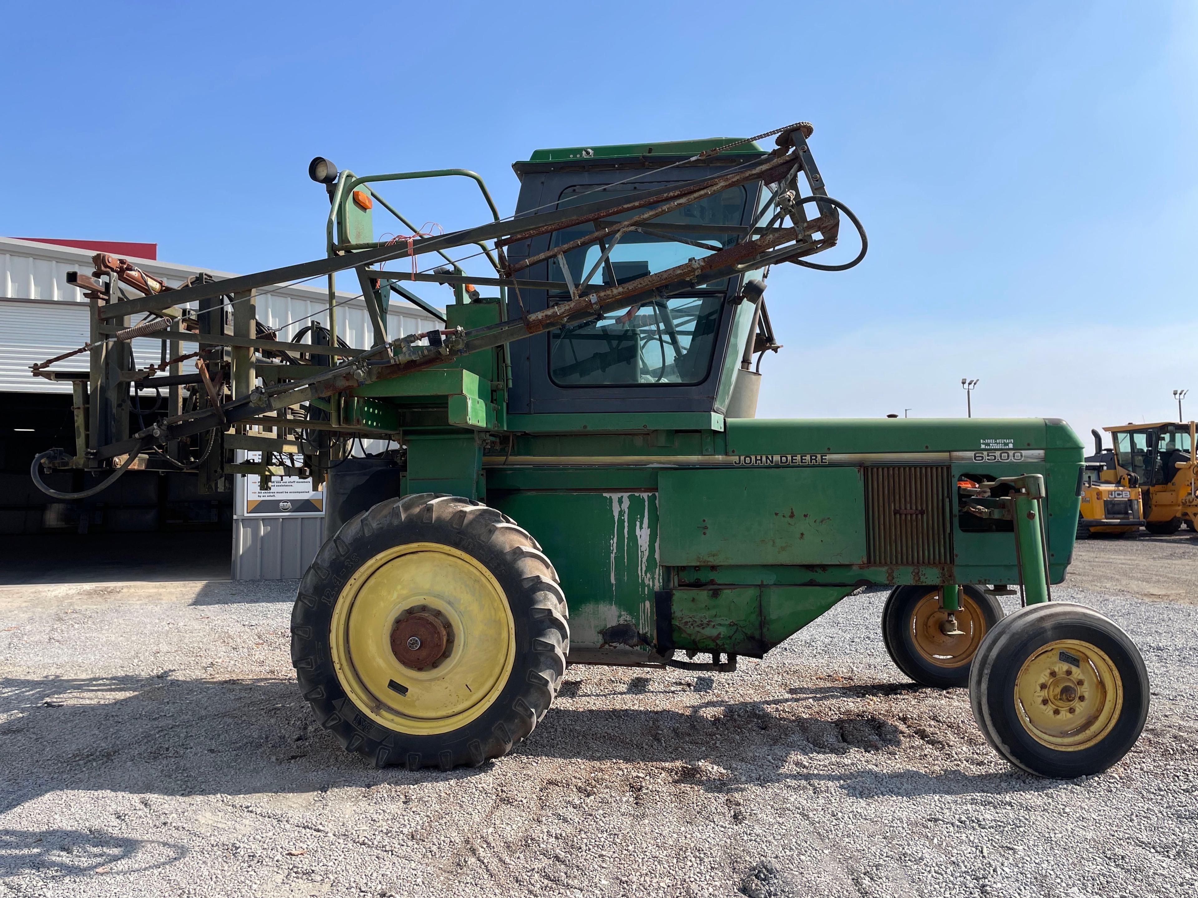 John Deere 6500 Sprayer