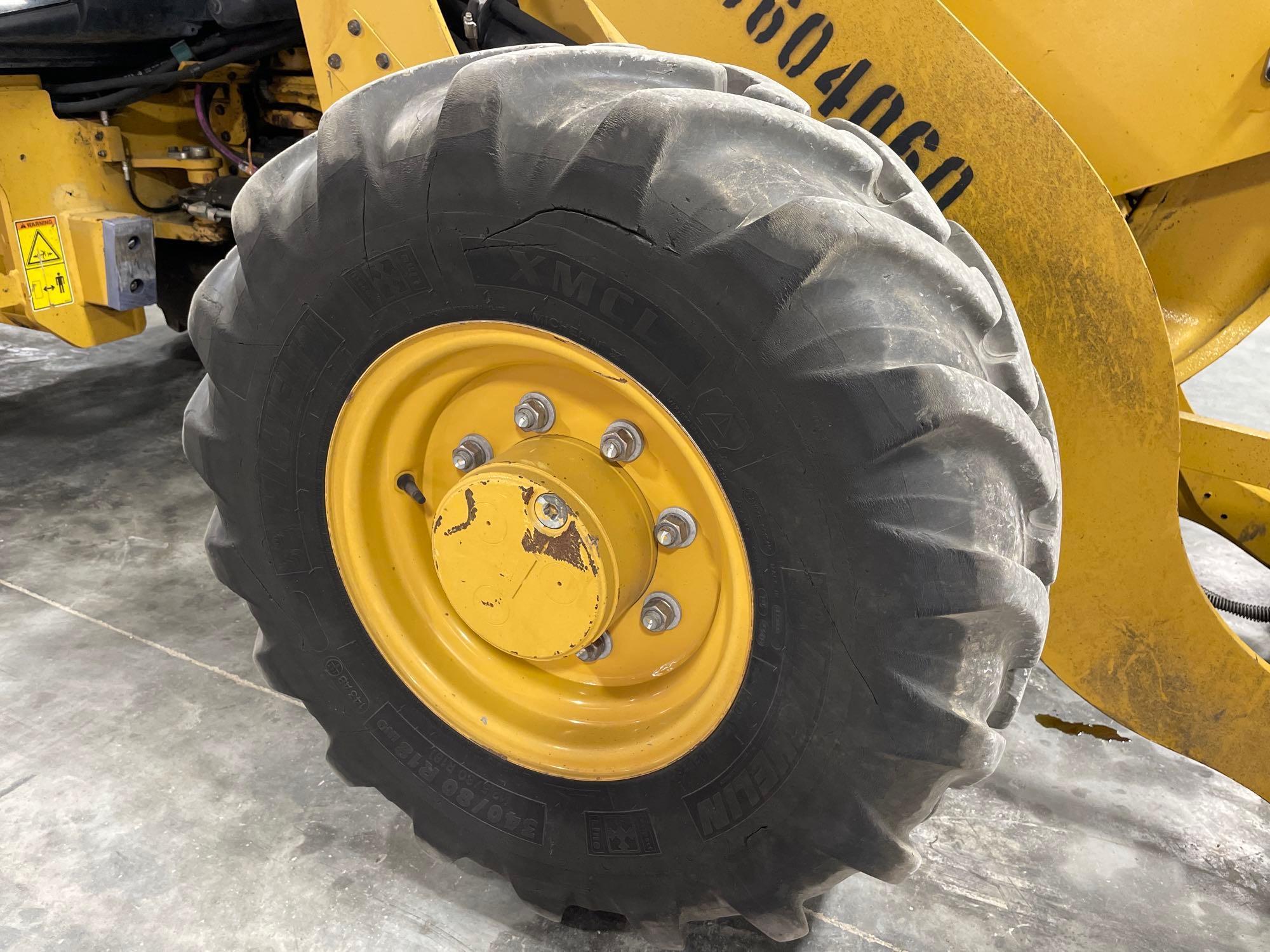 2019 Caterpillar 906M Compact Wheel Loader