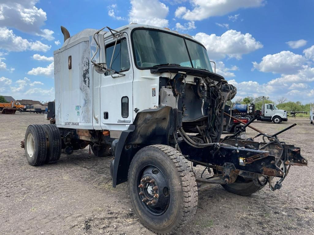 1999 Mack CH613 Sleeper Truck Tractor