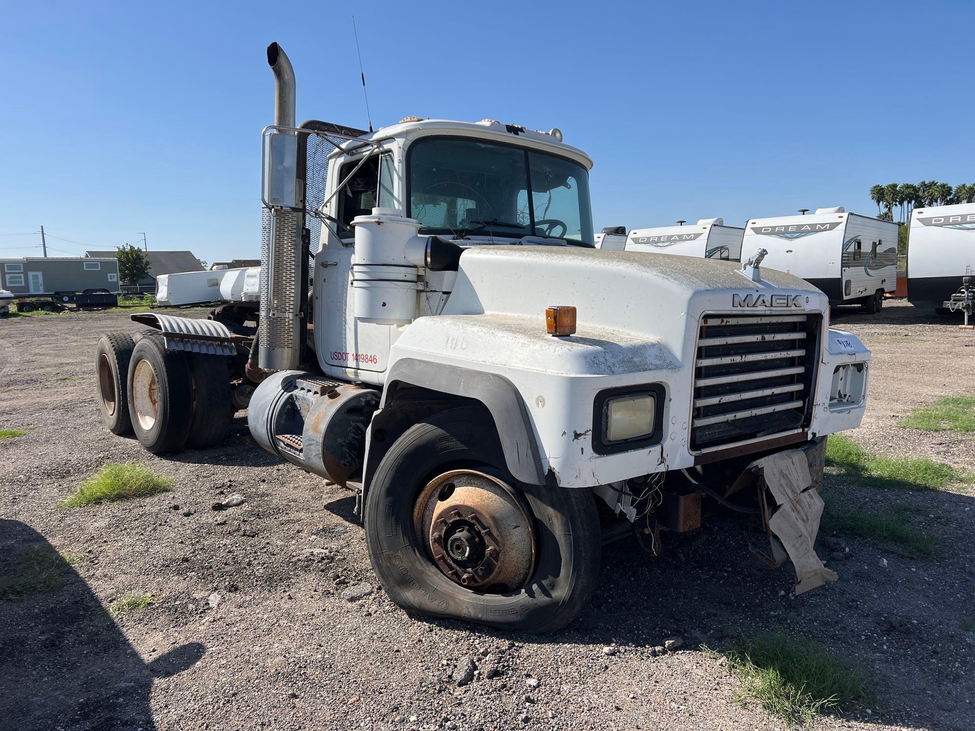 2003 Mack RD688S Day Cab Truck Tractor