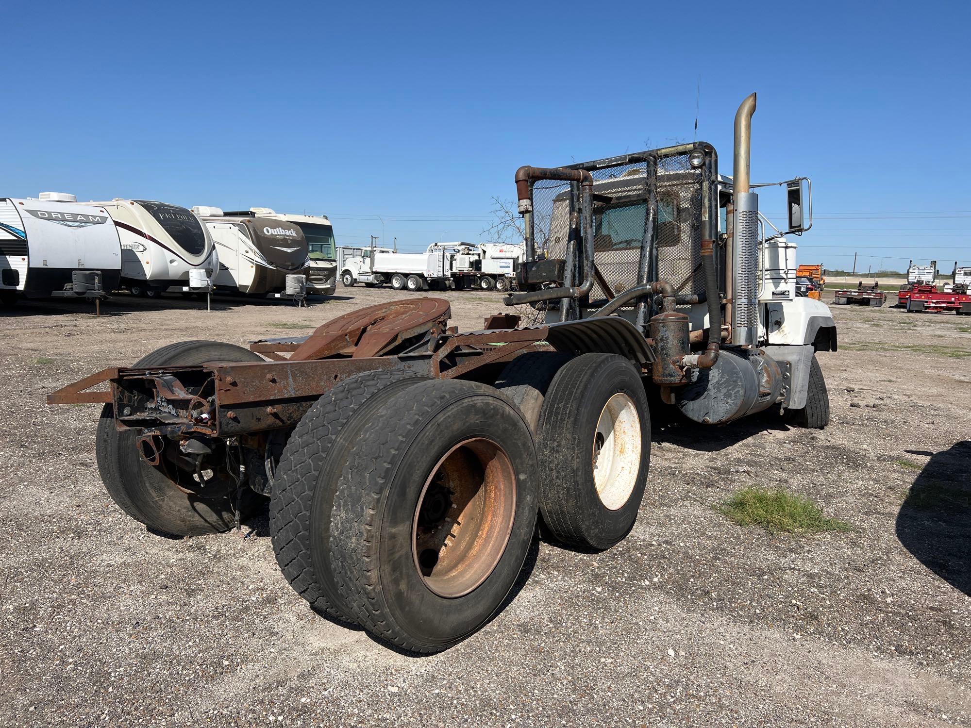 2003 Mack RD688S Day Cab Truck Tractor