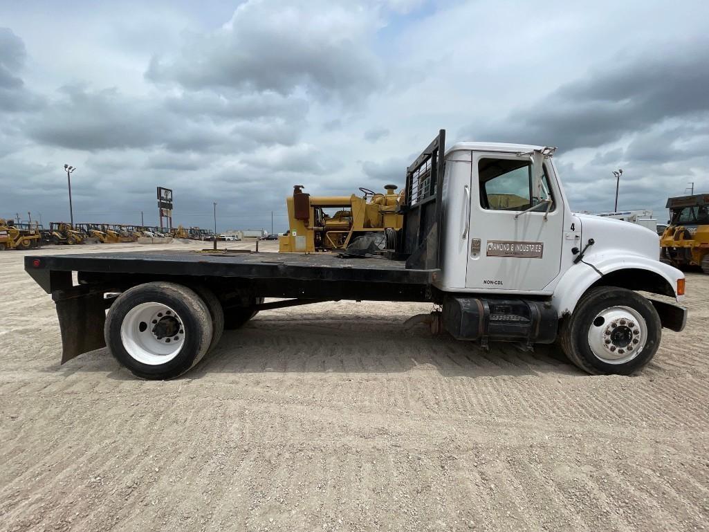 1990 International 4700 Flatbed Truck