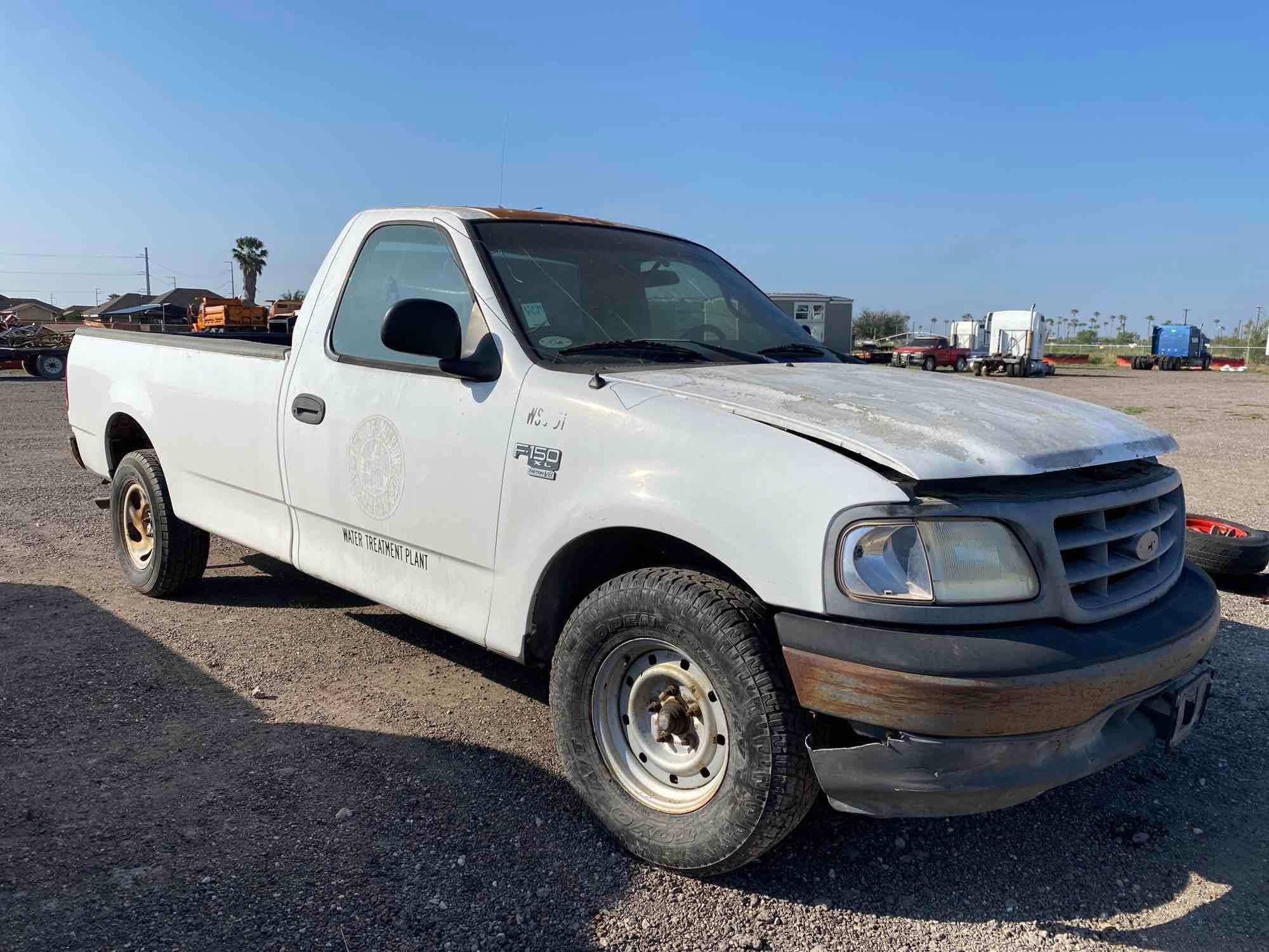 2001 Ford F-150 XL Pickup Truck