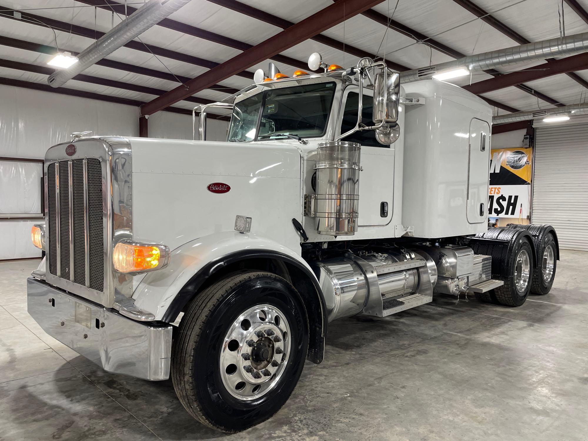 2020 Peterbilt 389 Flat Top Sleeper Truck Tractor