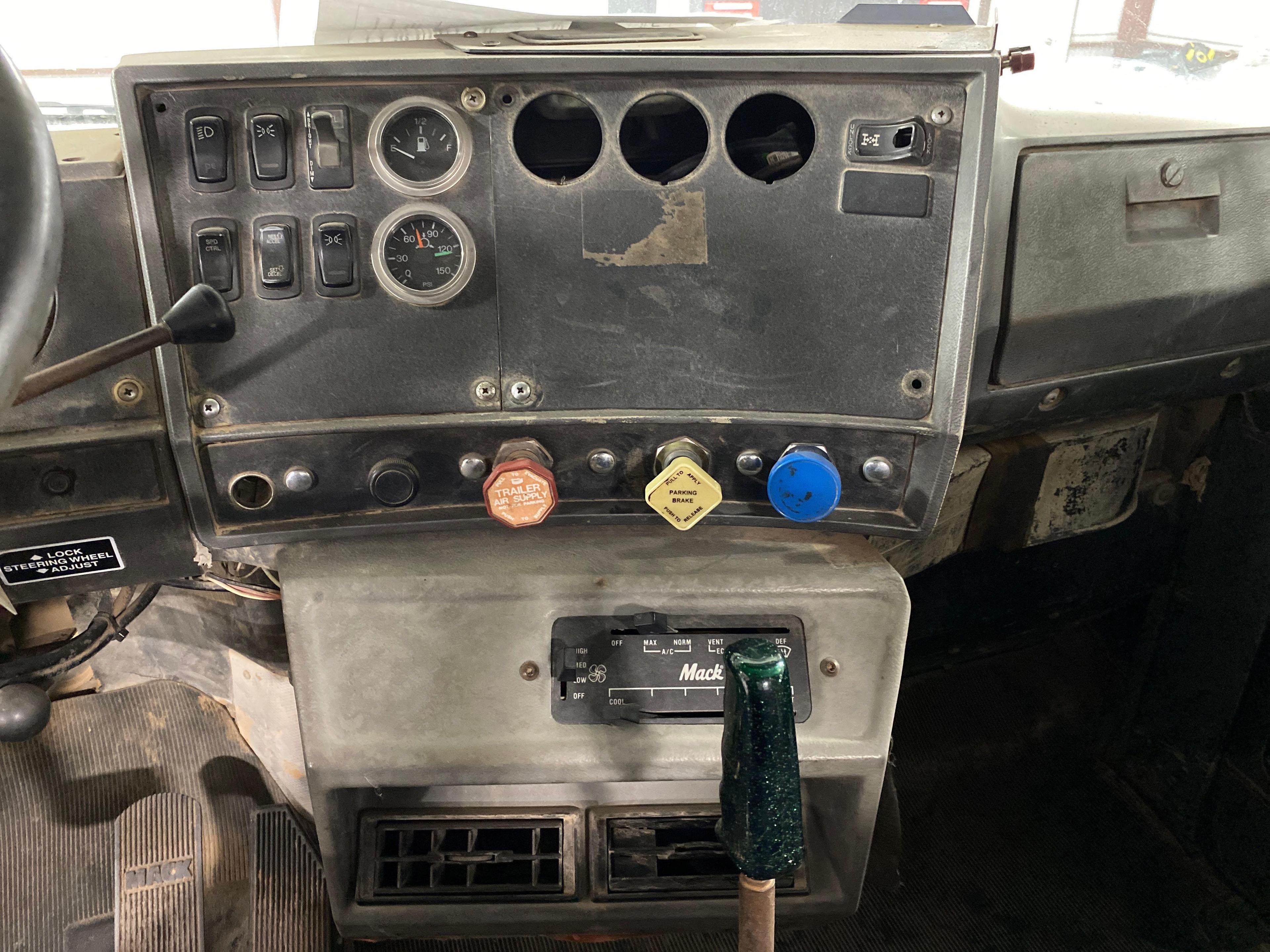 2002 Mack RD690SX Winch Truck Tractor