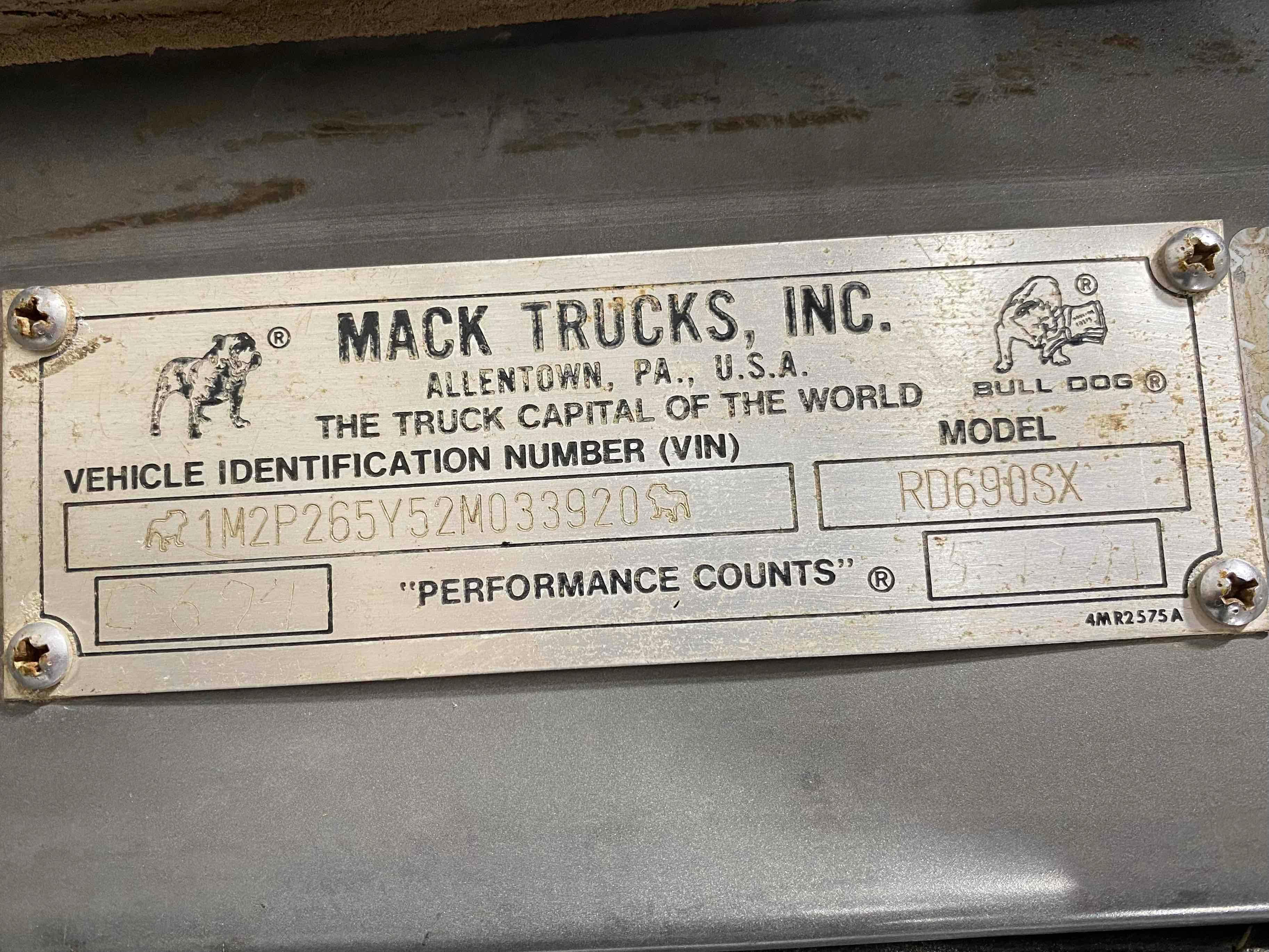 2002 Mack RD690SX Winch Truck Tractor