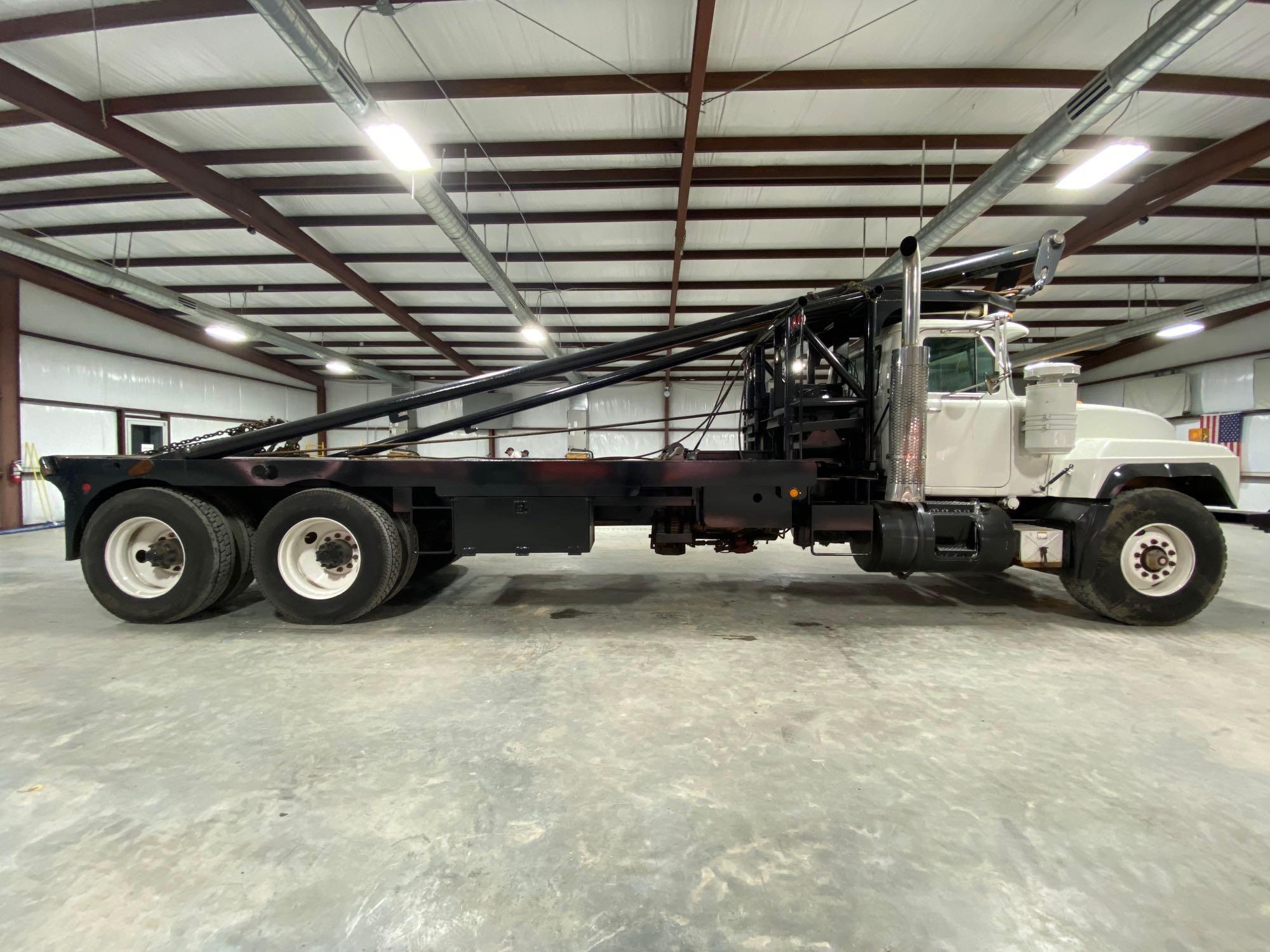 2002 Mack RD690SX Winch Truck Tractor