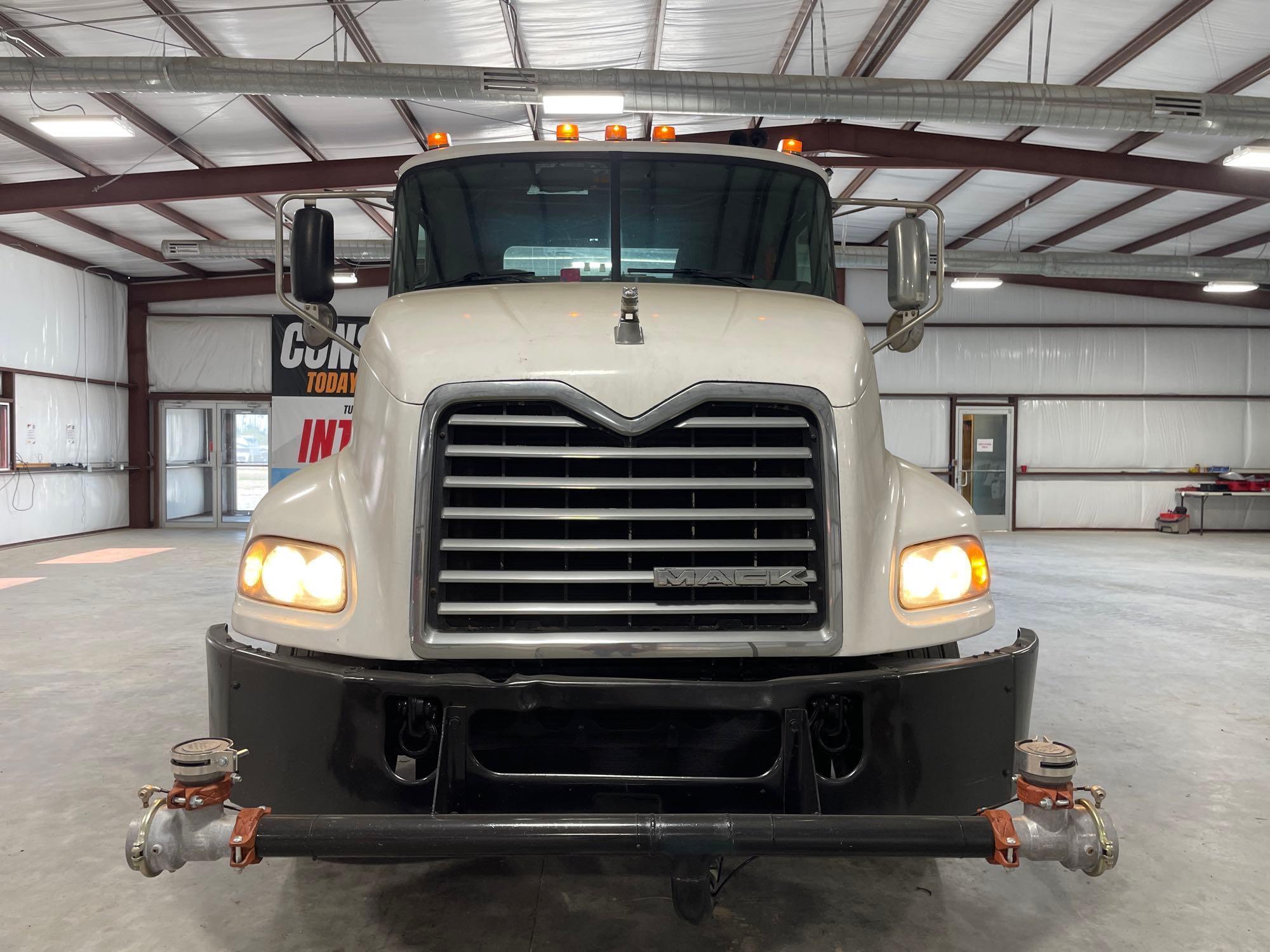 2010 Mack CXU612 Water Truck