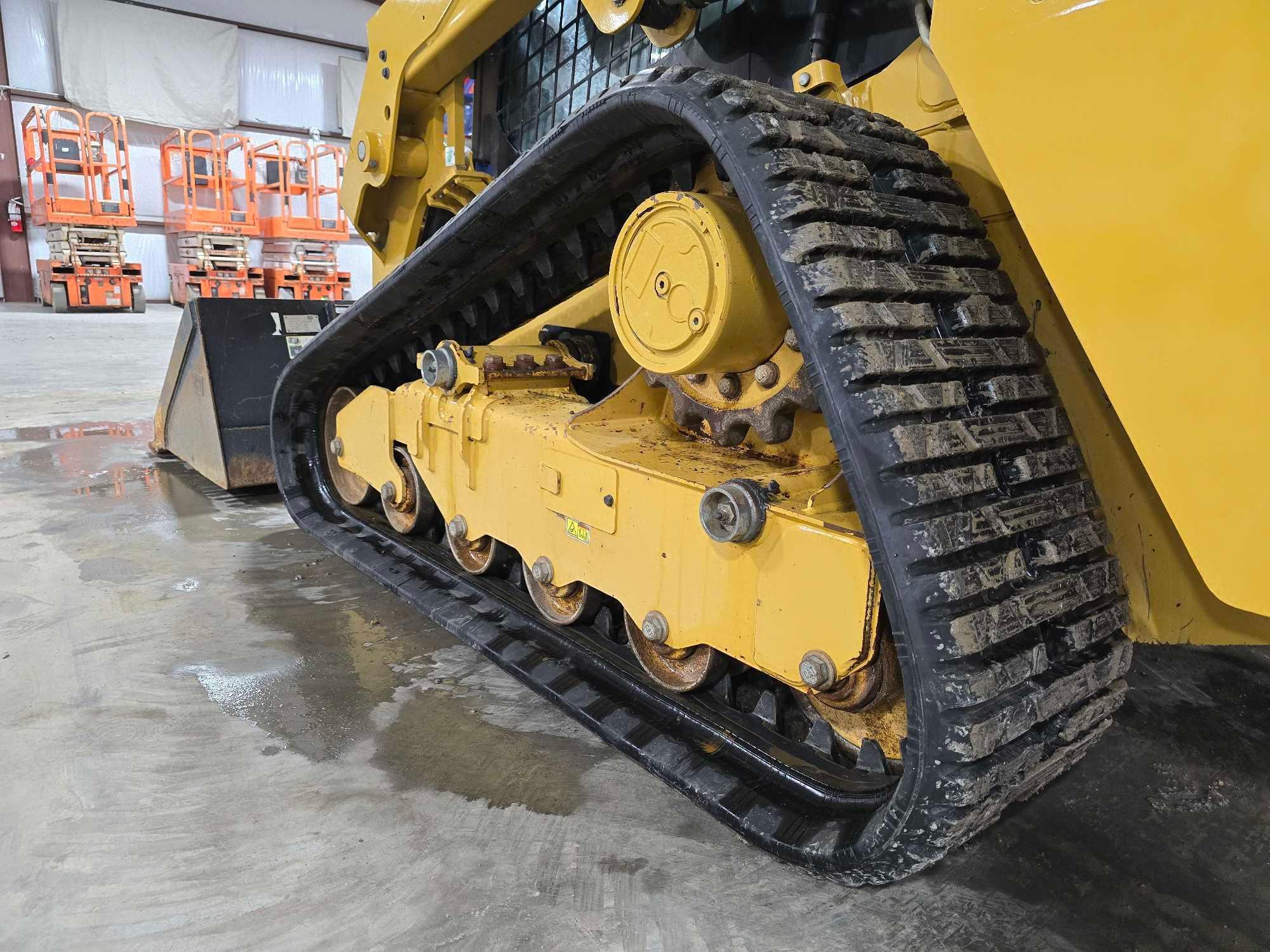 2022 Caterpillar 239D3 Skid Steer Loader