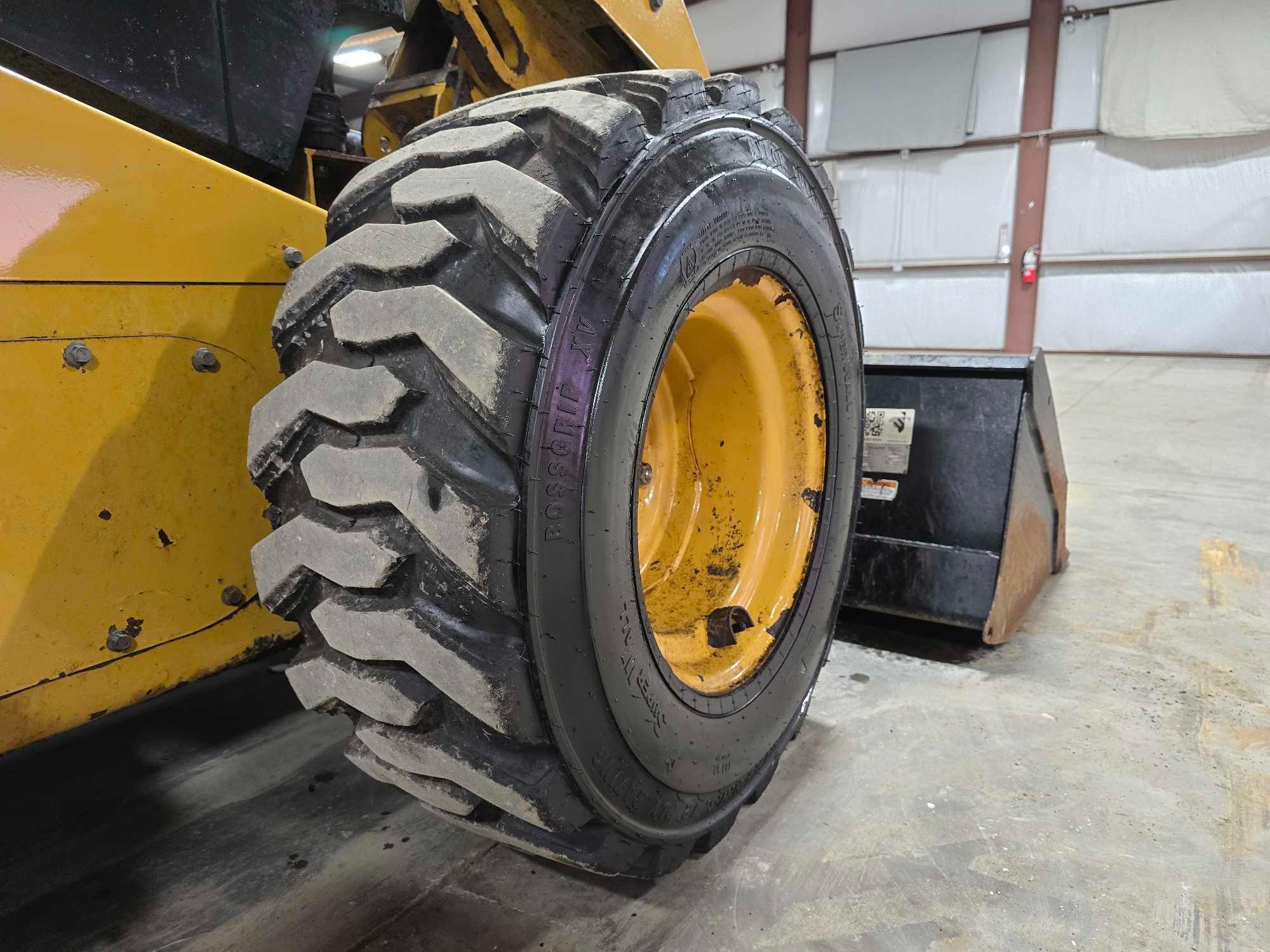 2017 Caterpillar 262D Skid Steer Loader