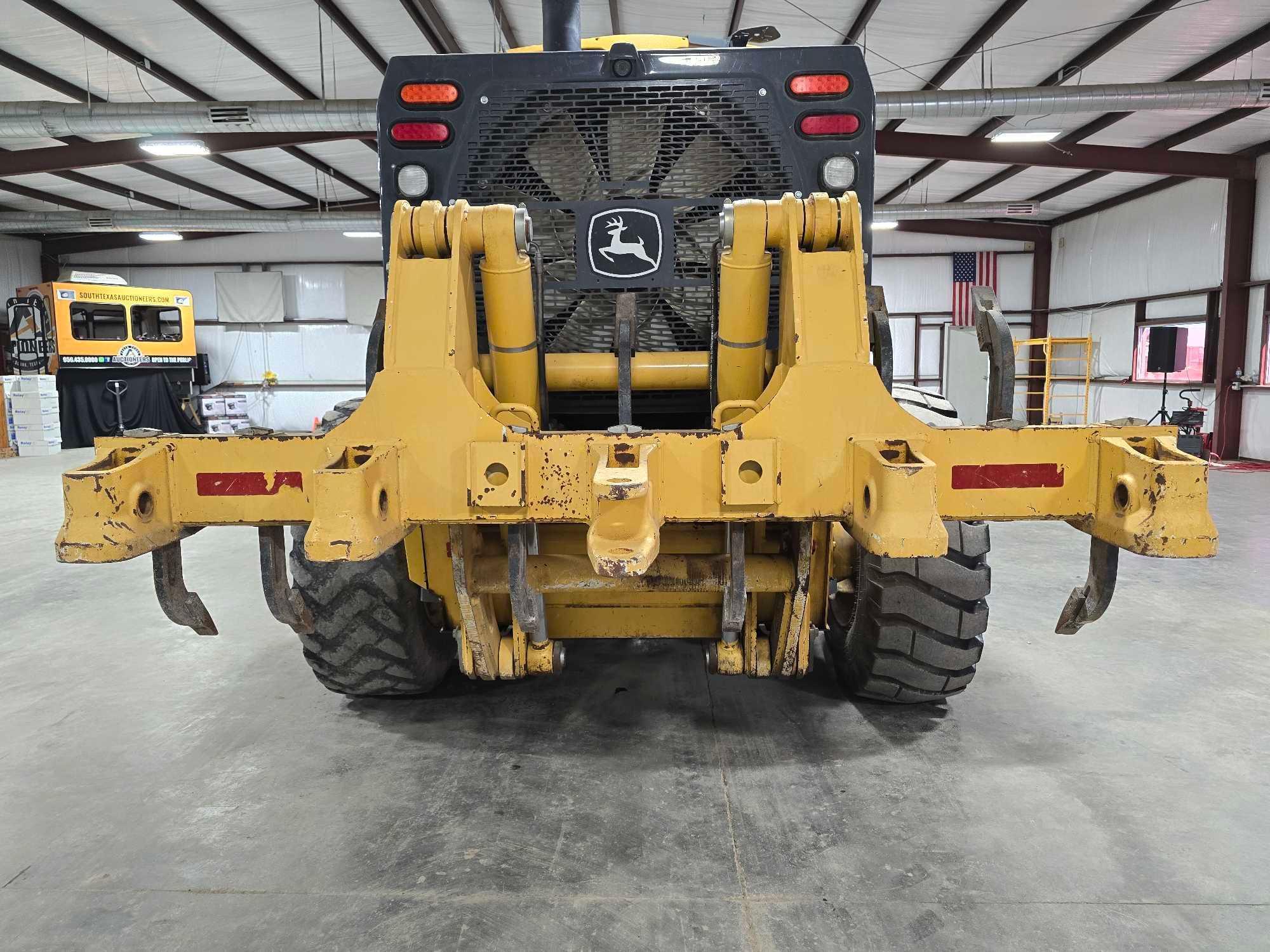 2015 John Deere 772GP Motor Grader