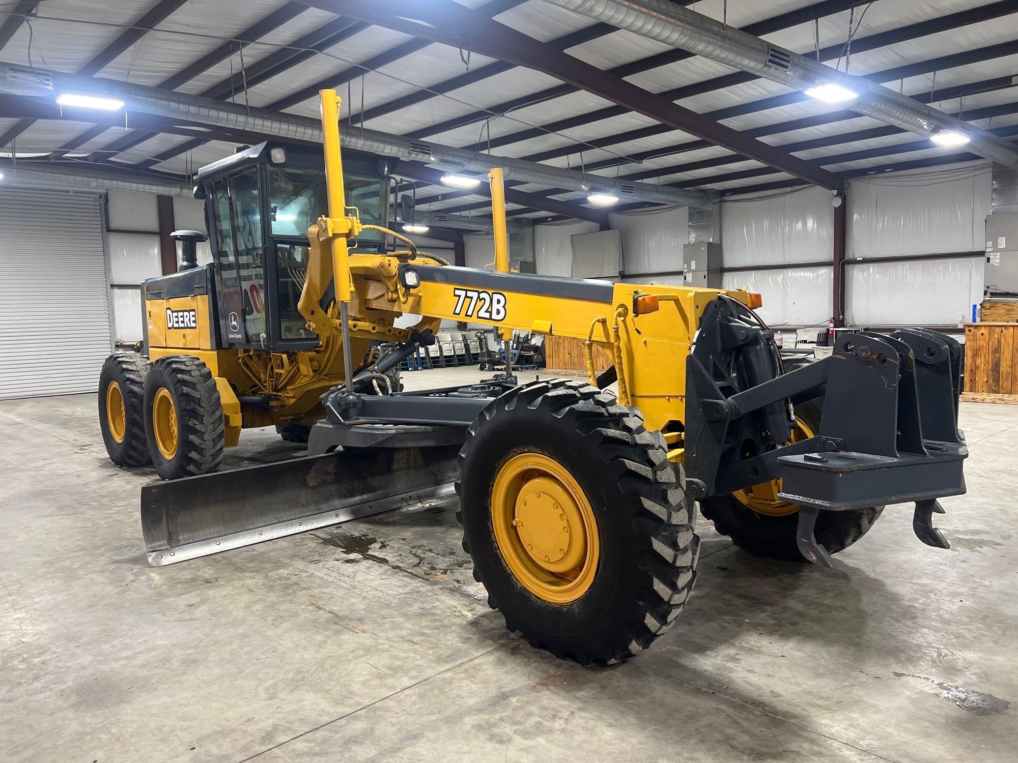 1986 John Deere 772B Motor Grader