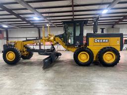 1986 John Deere 772B Motor Grader