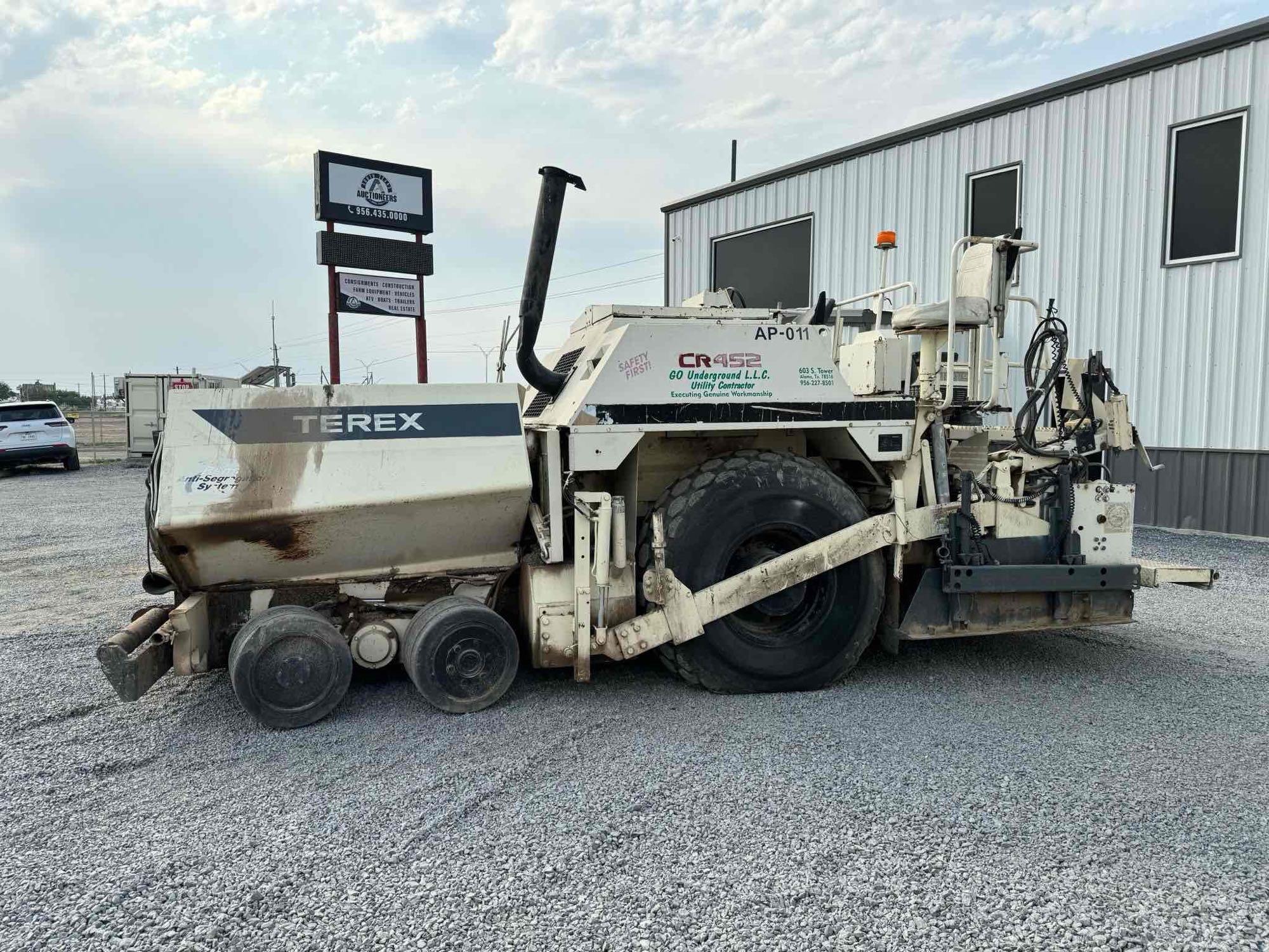 Terex CR452 Asphalt Paver