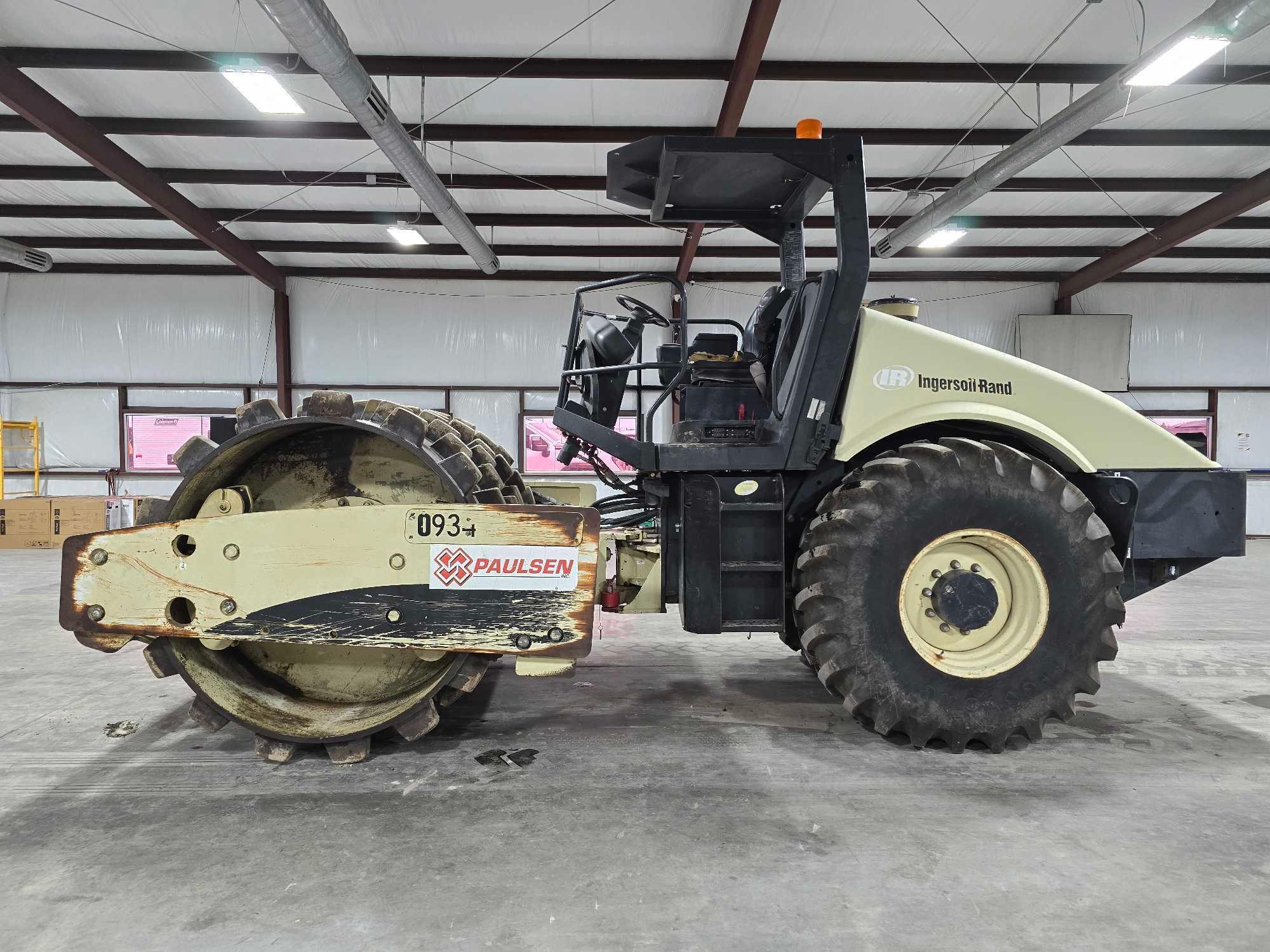 2005 Ingersoll Rand SD122F TF Single Drum Vibratory Roller