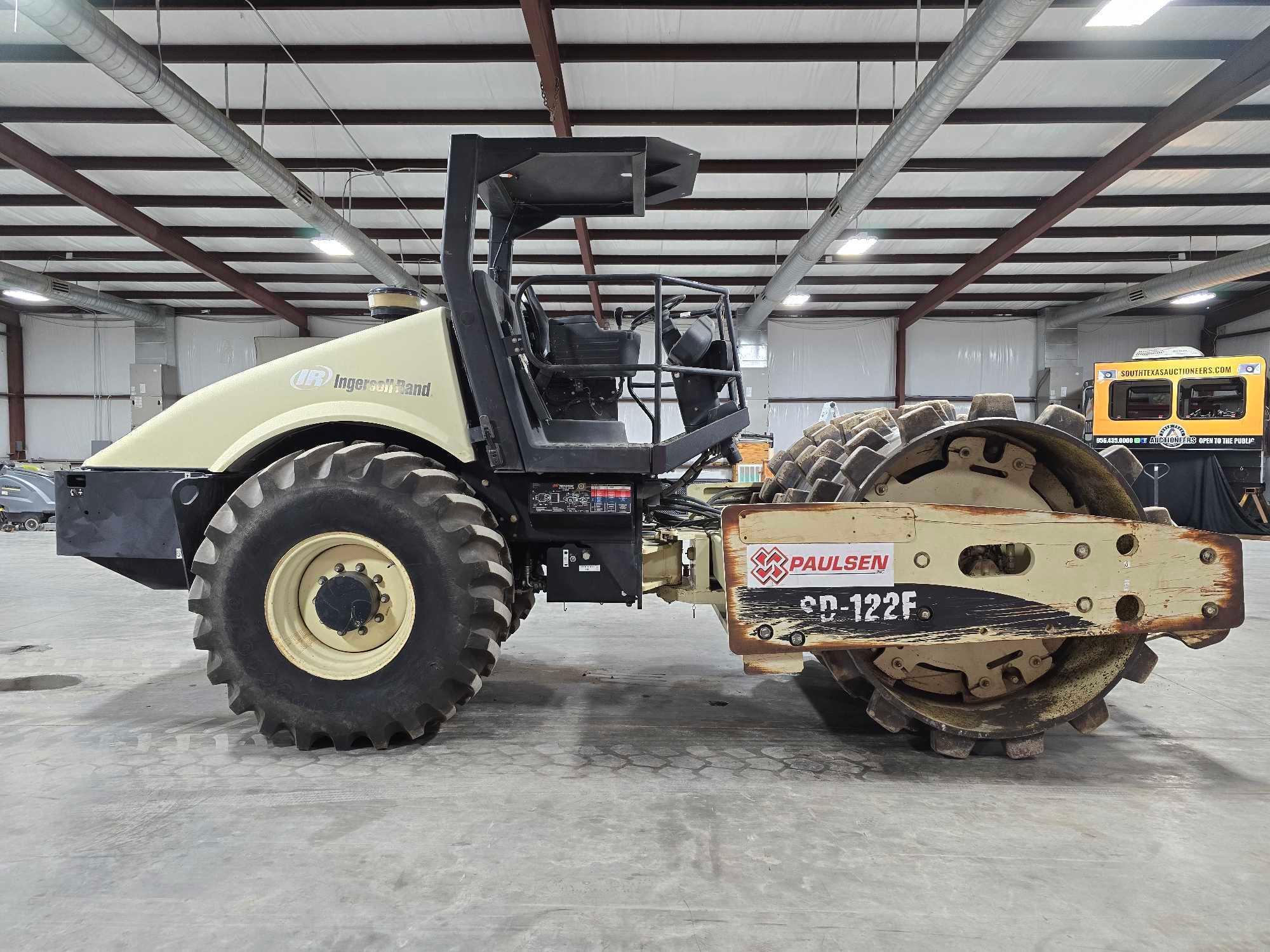 2005 Ingersoll Rand SD122F TF Single Drum Vibratory Roller