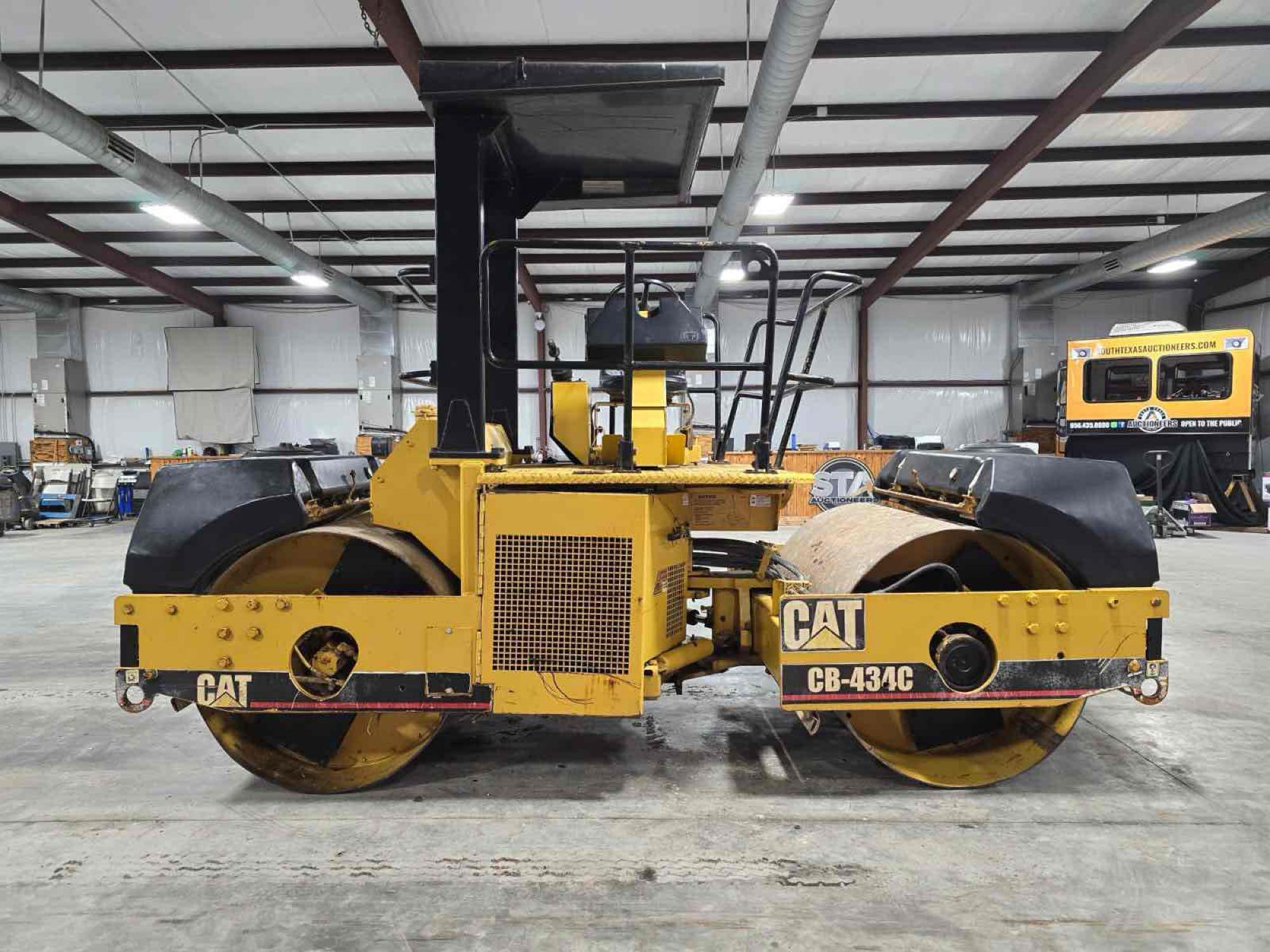 2000 Caterpillar CB-434C Double Drum Vibratory Asphalt Compactor