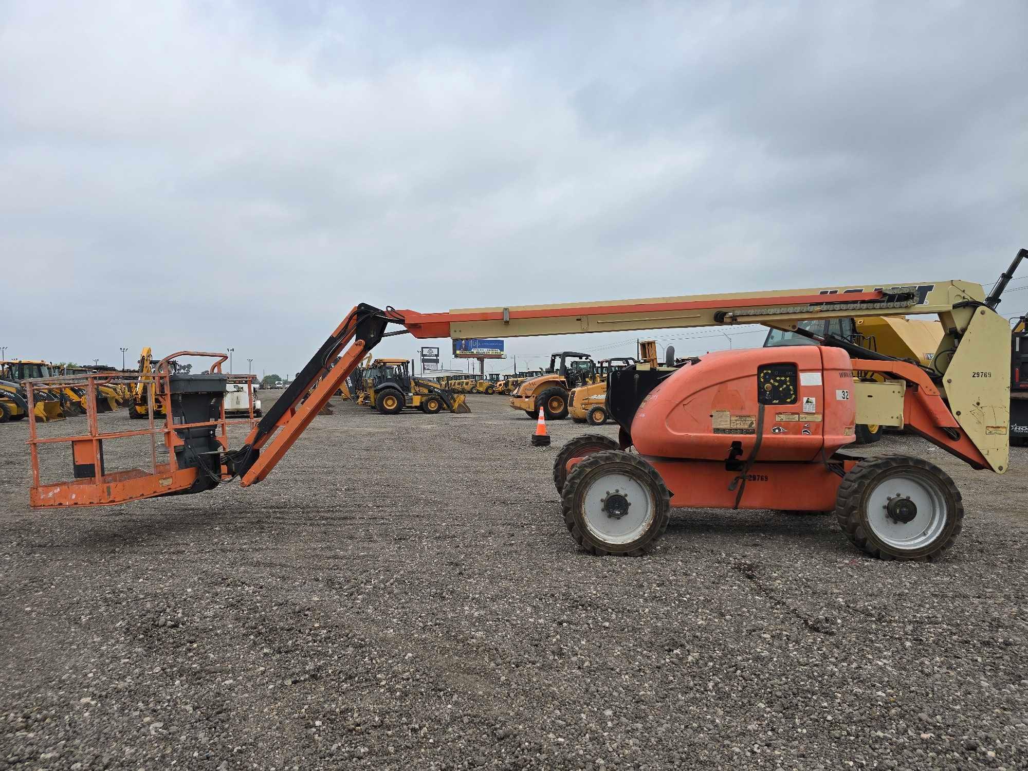 2012 JLG 600AJ Articulating Boom Lift