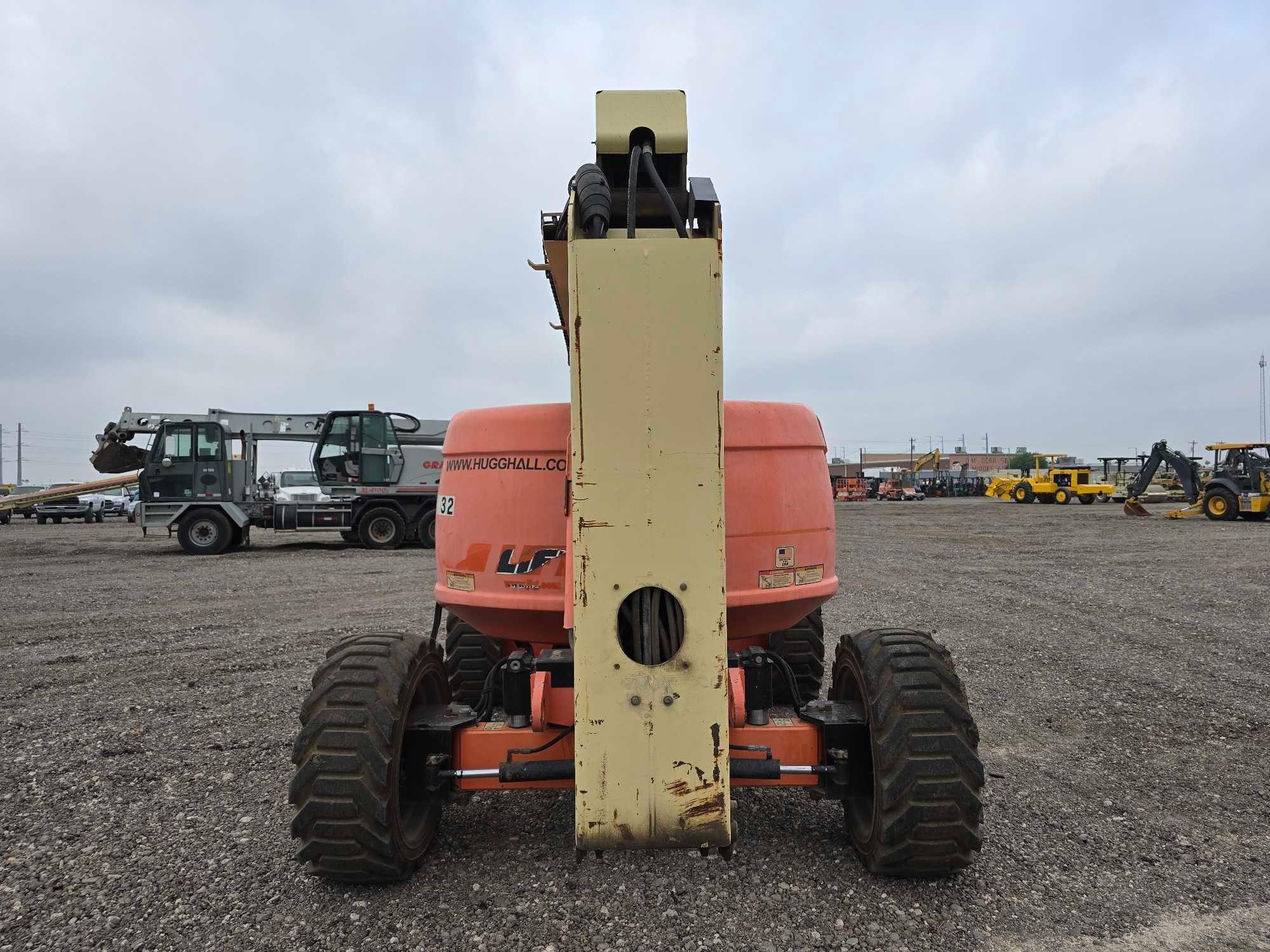 2012 JLG 600AJ Articulating Boom Lift