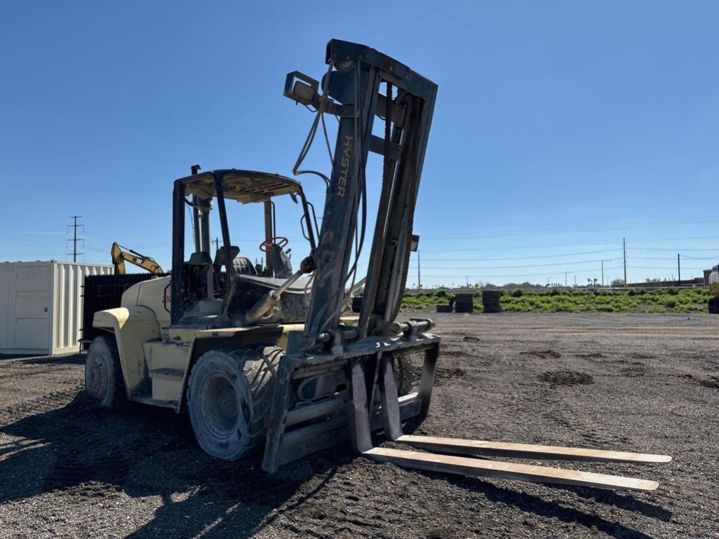 Hyster H210HD Pneumatic Forklift