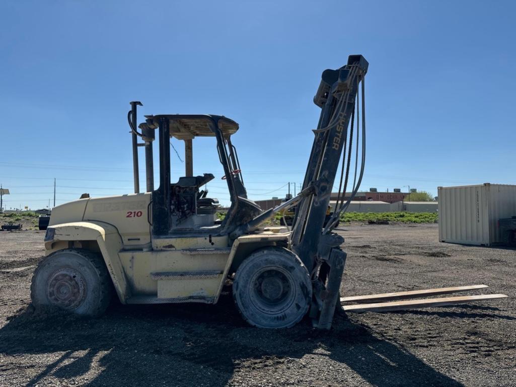 Hyster H210HD Pneumatic Forklift