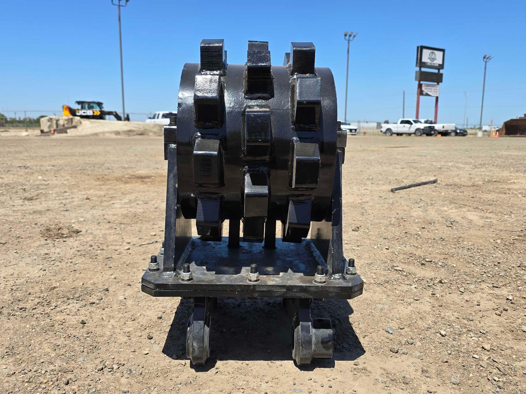 NEW/UNUSED 2024 GIYI Excavator Compaction Wheel